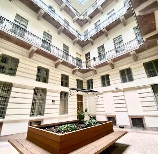 Spacious Andrassy